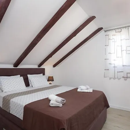 Nena Ii Apartament