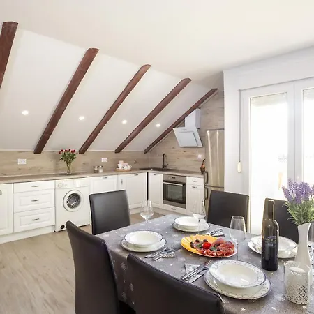 Apartament Nena Ii
